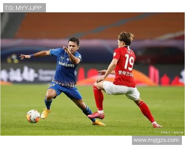 北京足球队配合引发热议球迷与专家各执己见的争论分析 北京足球队配合引发热议球迷与专家各执己见的争论分析