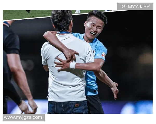 黄强专访：从青涩少年到网球高手的成长之路回顾